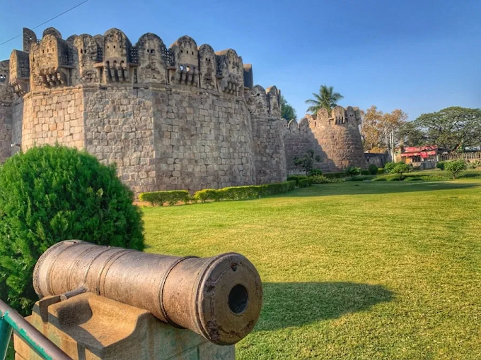 Golconda Fort in Hyderabad, India, is a remarkable historical site with a rich heritage. It's not just a fort but a symbol of the city's glorious past.